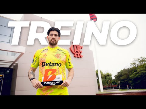 COM ROSSI E CARRASCAL PREMIADOS, FLAMENGO TREINA FIRME FOCADO NO BRASILEIRÃO