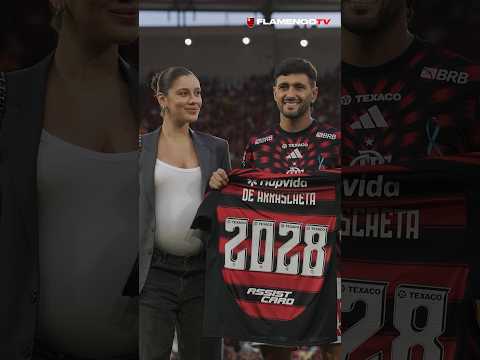A FAMÍLIA DE ARRASCAETA SEGUE NO MENGÃO ATÉ 2028! ❤️🖤 #flamengo #flamengotv #arrascaeta