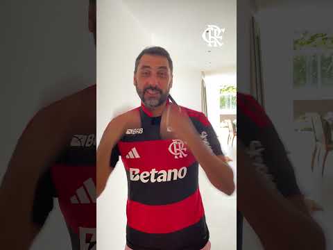Nosso craque da Flamengo TV recebeu o novo Manto 1 e você também pode garantir o seu!! ❤️🖤